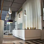 Urban Chic - One Bedroom Apartment - Luxury Warsaw Stays - Platinum Towers