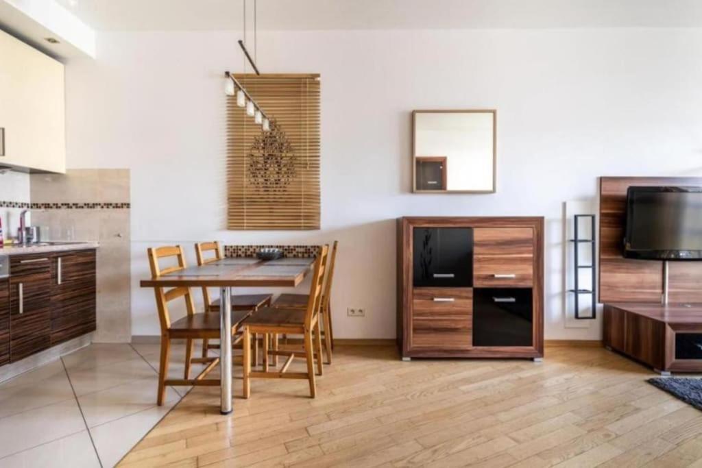 Urban Chic - One Bedroom - Luxury - Platinum Towers *
