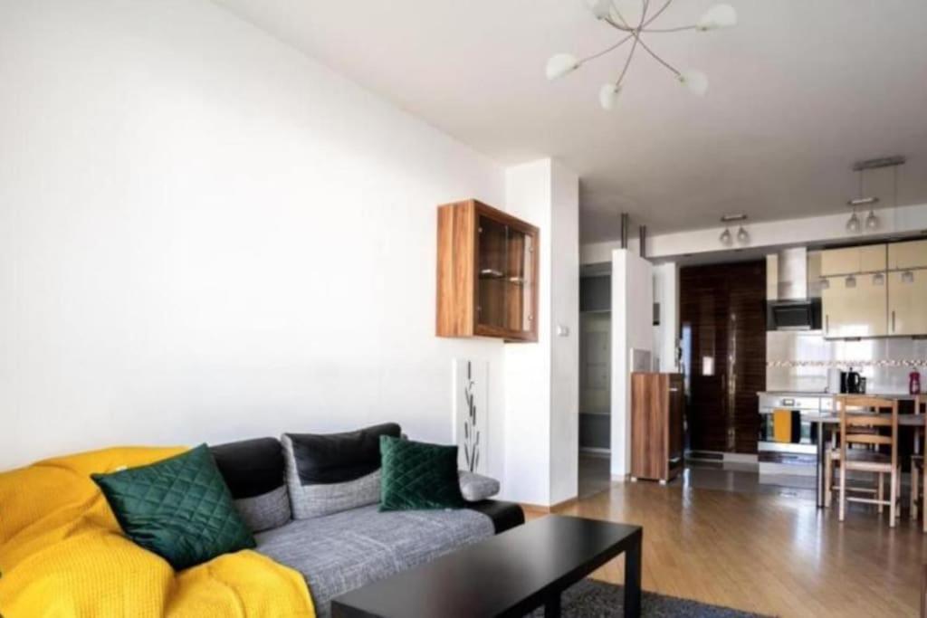 Urban Chic - One Bedroom - Luxury - Platinum Towers Apartament