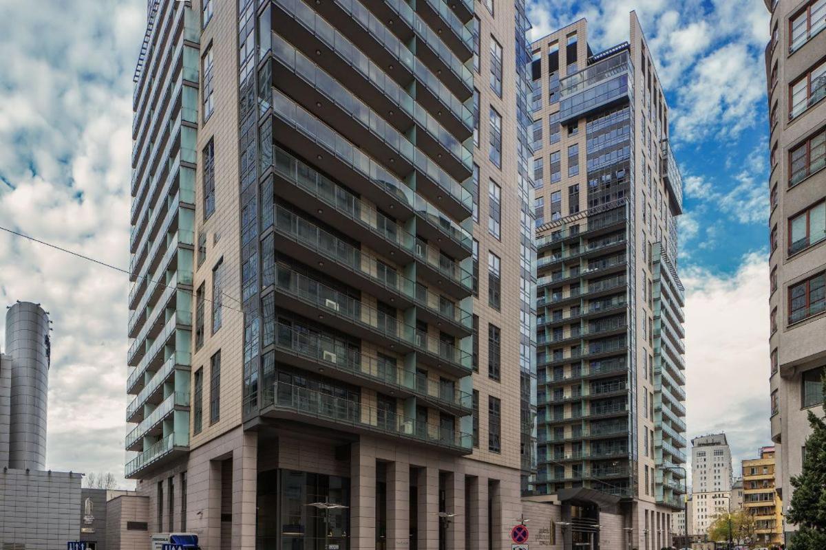 Urban Chic - One Bedroom - Luxury - Platinum Towers Apartament